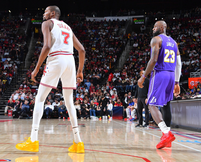 湖人九连胜背后：詹姆斯减球权助队登顶西部第