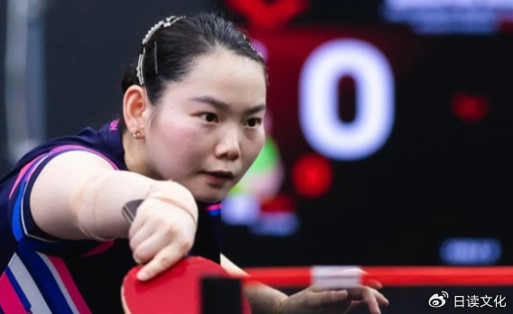 何卓佳逆转晋级WTT新加坡大满贯女单32强