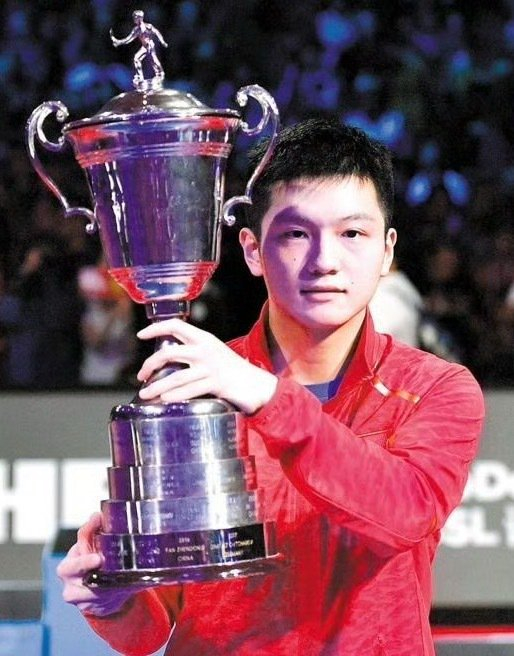 樊振东19岁替补夺冠 23岁成就世界杯四冠王