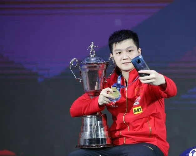 樊振东19岁替补夺冠 23岁成就世界杯四冠王