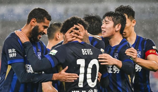 浙江队四场不胜零进球惨败武汉三镇