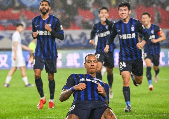 浙江队四场不胜零进球惨败武汉三镇